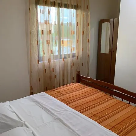 Apartment Velipoje *